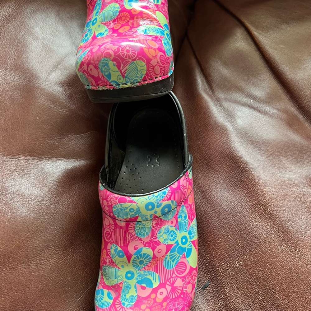 Dansko size 6. Used, a few scuffs, but in excellent condition. Cute pink floral